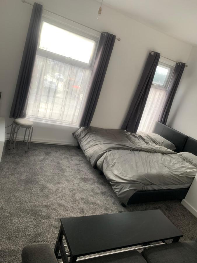 New 2 Bedroom Apartment In Greater Manchester Άστον-αντερ-Λάιν Εξωτερικό φωτογραφία